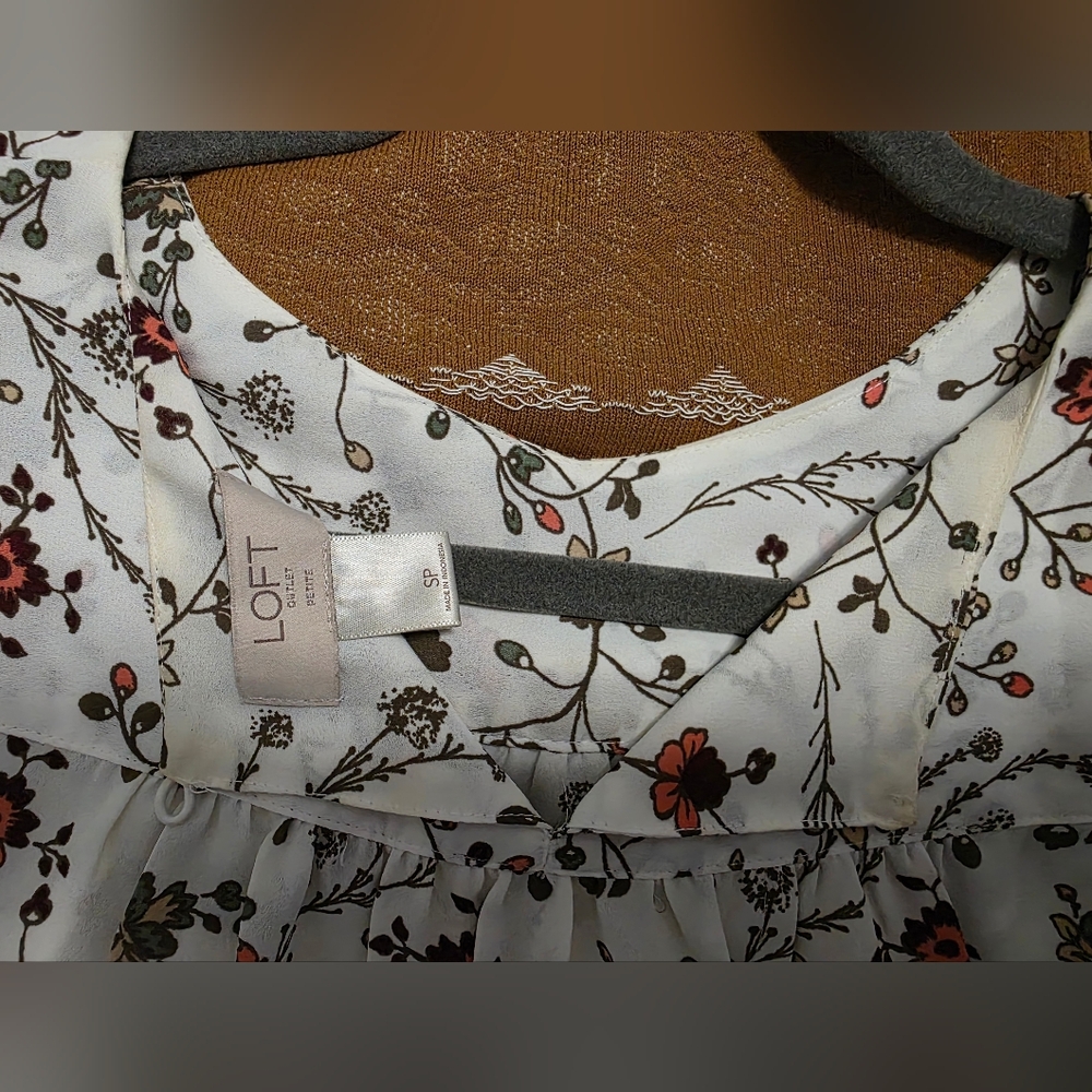 LOFT White Floral Ruffle Sleeveless Camisole with Red & Green Print - Picture 3 of 3